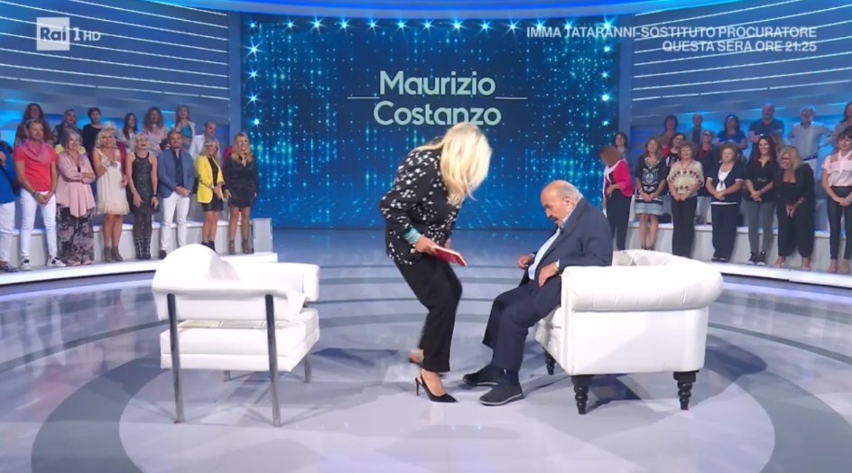 Domenica In, Mara Venier e Maurizio Costanzo: intervista bagnata, intervista fortunata