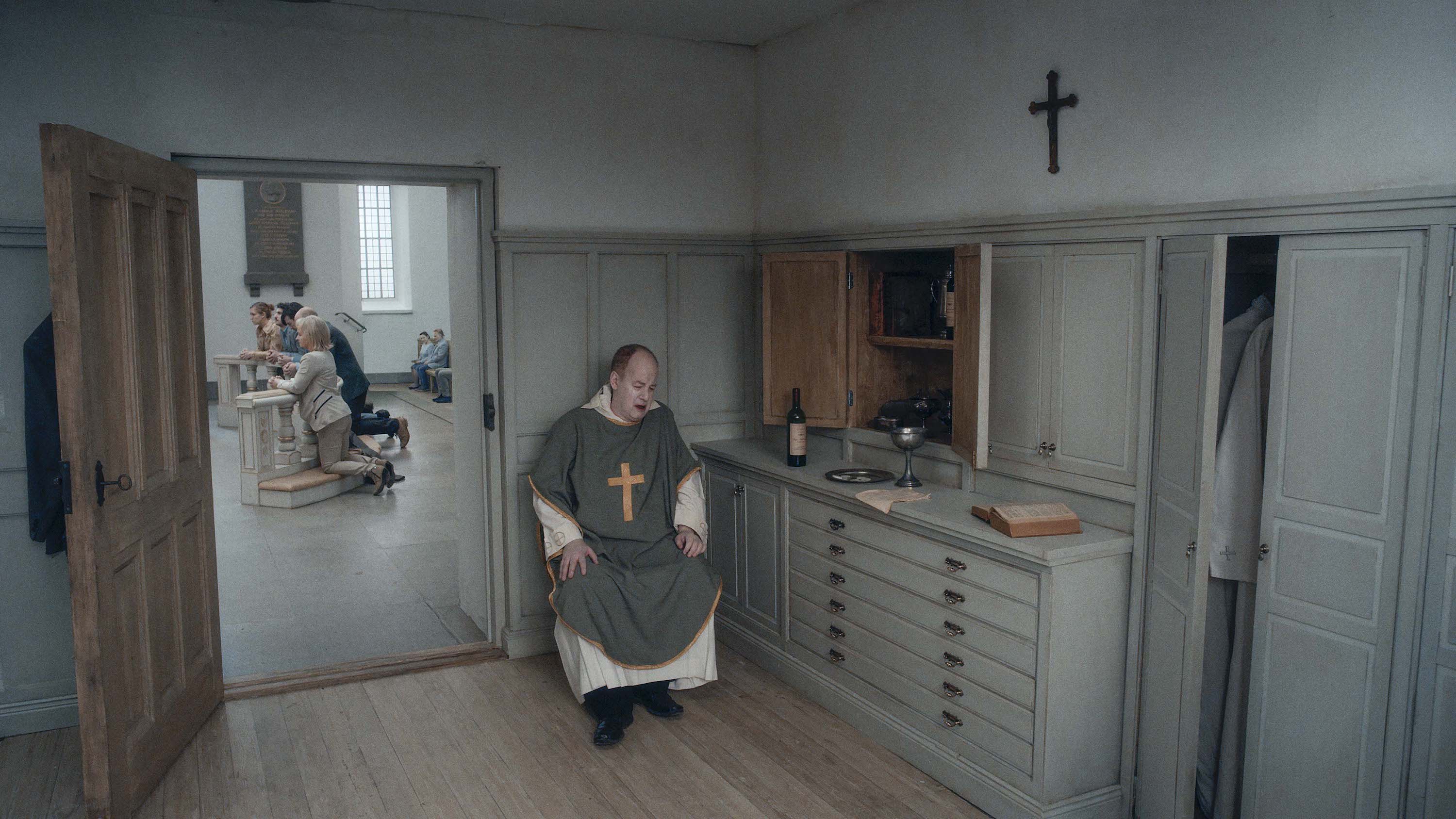 Venezia 2019, About Endlessness, recensione – la tragicommedia umana secondo Roy Andersson