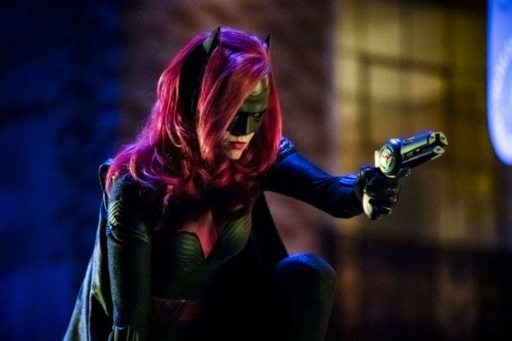 Batwoman, Ruby Rose ha rischiato la paralisi sul set. E pubblica il video dell’operazione
