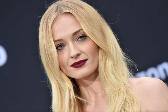 Sophie Turner e Corey Hawkins protagonisti di Survive di Quibi