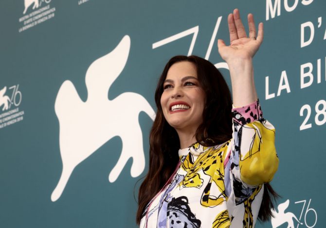 Liv Tyler co-protagonista dello spinoff di 911 con Rob Lowe