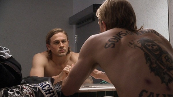 Gran colpo Apple: Charlie Hunnam protagonista di Shantaram