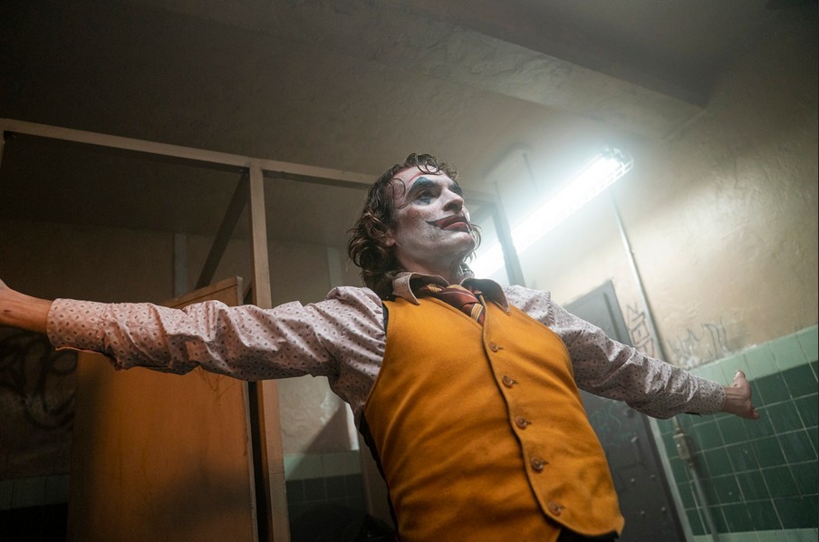 Joker: Todd Phillips chiarisce sul film e non esclude connessione con i fumetti