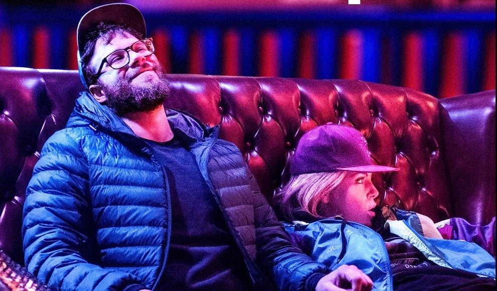 Non Succede…Ma Se Succede: trailer italiano e locandine della commedia con Seth Rogen e Charlize Theron