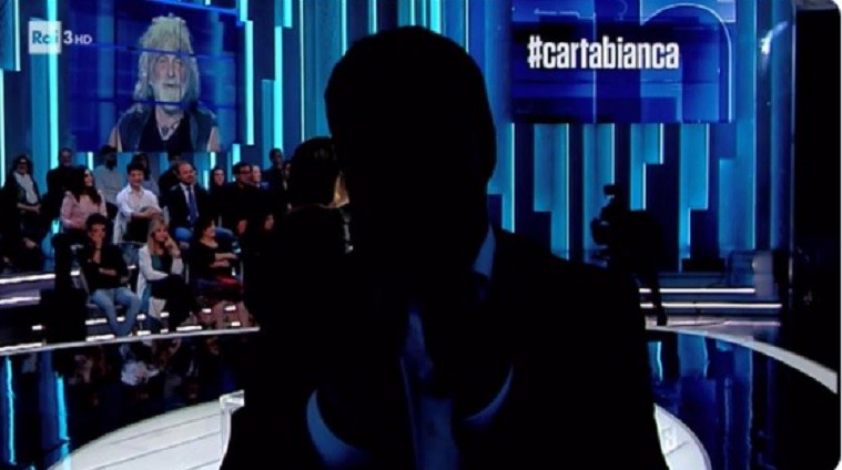 Salvini manda in tilt la regia di Cartabianca. Il volto dell’ex ministro scompare dall’inquadratura