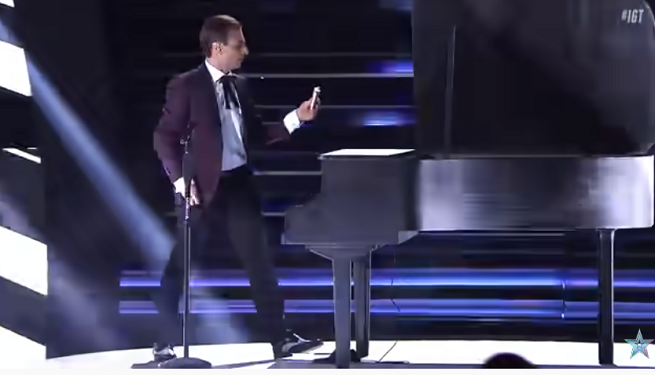 Il vincitore di Italia’s Got Talent 2019 ha accoltellato un musicista: denunciato