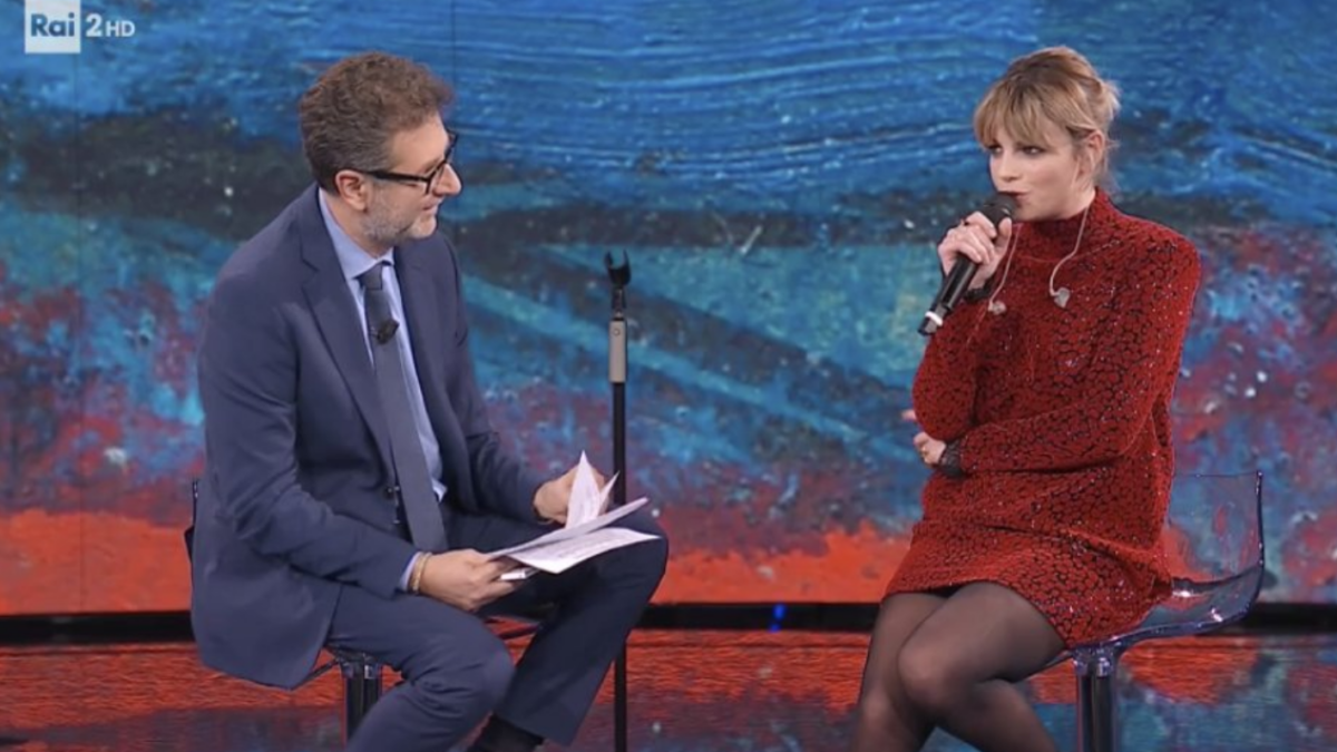 Emma Marrone contro l’hating: “I social devono certificare le persone: bollini al posto del bullismo”