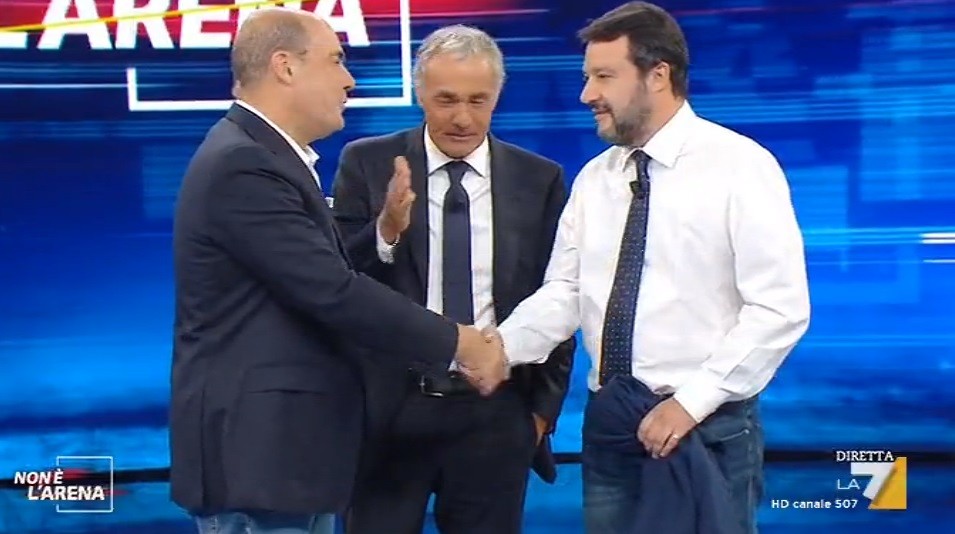 Non è l’Arena, stretta di mano tra Salvini e Zingaretti. Giletti strappa la promessa: “Disponibili al confronto” (Video)