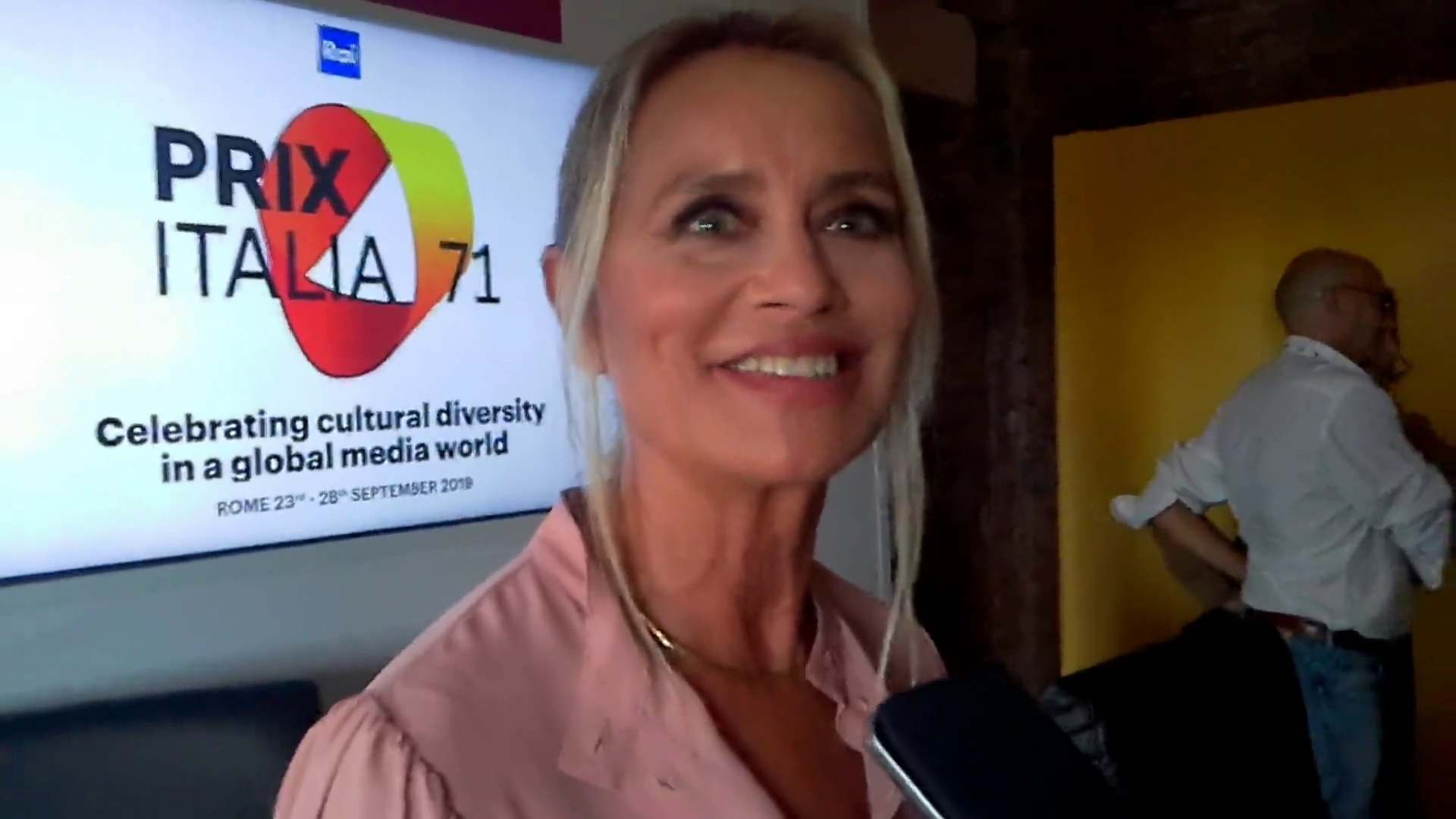Le Ragazze, Gloria Guida a Blogo (Video)