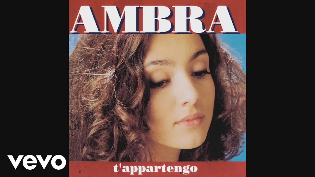 Ambra, T’appartengo compie 25 anni (e lei la canta su Instagram)