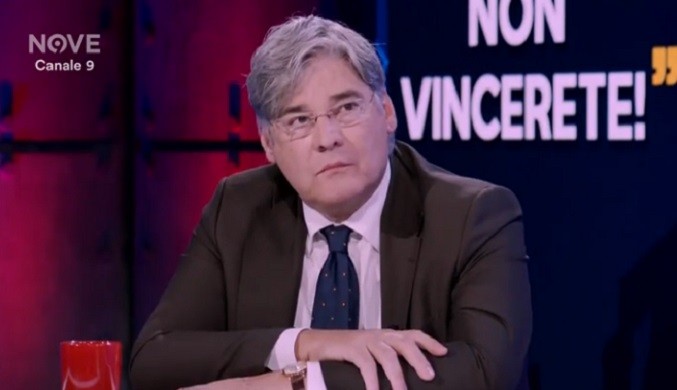 Del Debbio si sdoppia: ospite contemporaneamente a Fuori dal coro e a Fake