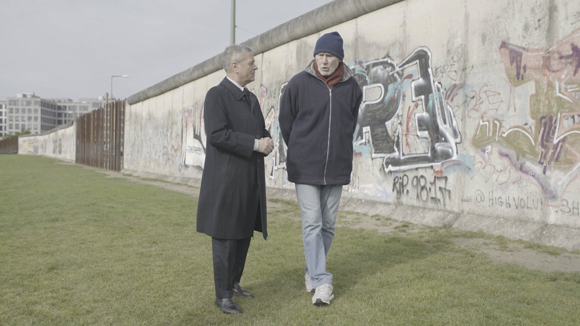 1989 Cronache dal Muro di Berlino, Ezio Mauro su Rai 3 ripercorre un’era in una serata-evento (Anteprima video)