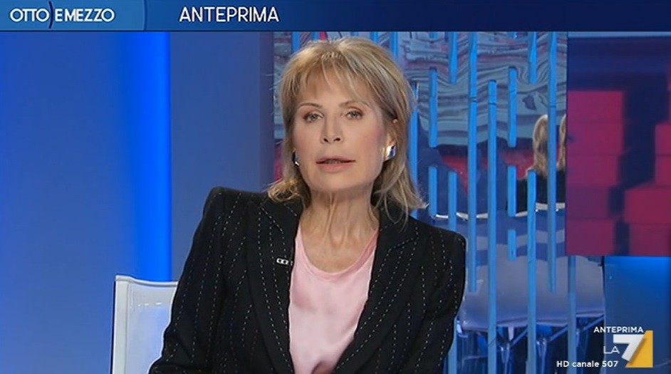 Otto e mezzo, difetti della differita. Anteprima in onda due volte e sigla interrotta a metà (Video)