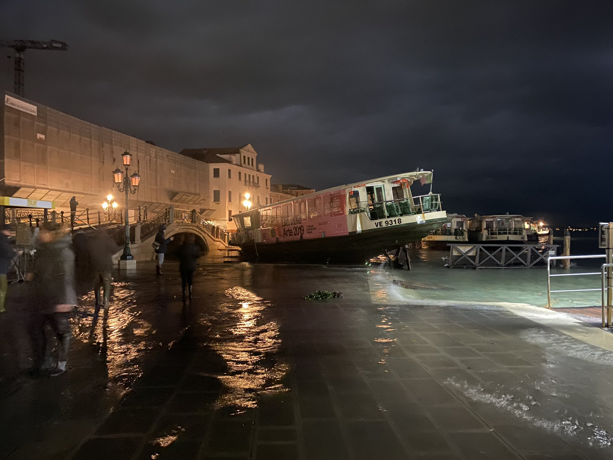 Emergenza maltempo, Rete 4 cambia programmazione: speciale Tg4 in prima serata