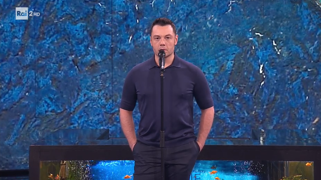 Che tempo che fa, il monologo di Tiziano Ferro contro il bullismo (VIDEO)