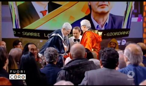 Fuori dal coro, nuova lite tra Sgarbi e Giordano: “Bugiardo, sei una mer*a. Scusati o ti querelo” (Video)