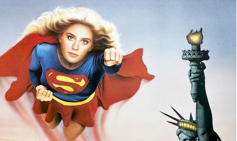 Supergirl: all’asta il costume originale del film