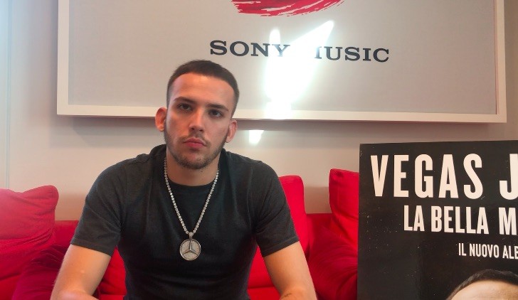 Vegas Jones a Blogo: “La Bella Musica è un disco che mi gasa a bestia” (Video intervista)
