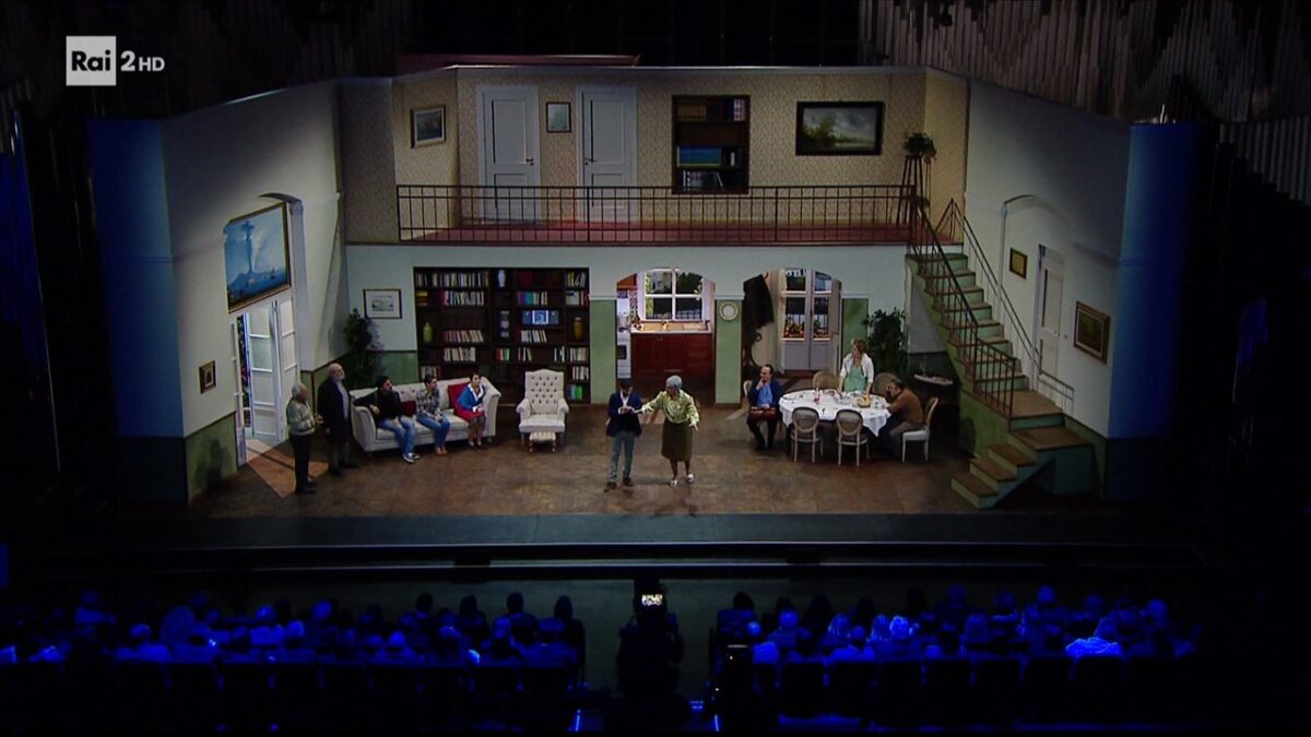 Salemme porta il teatro in diretta tv la sera di Natale ed è “Una Festa Esagerata”