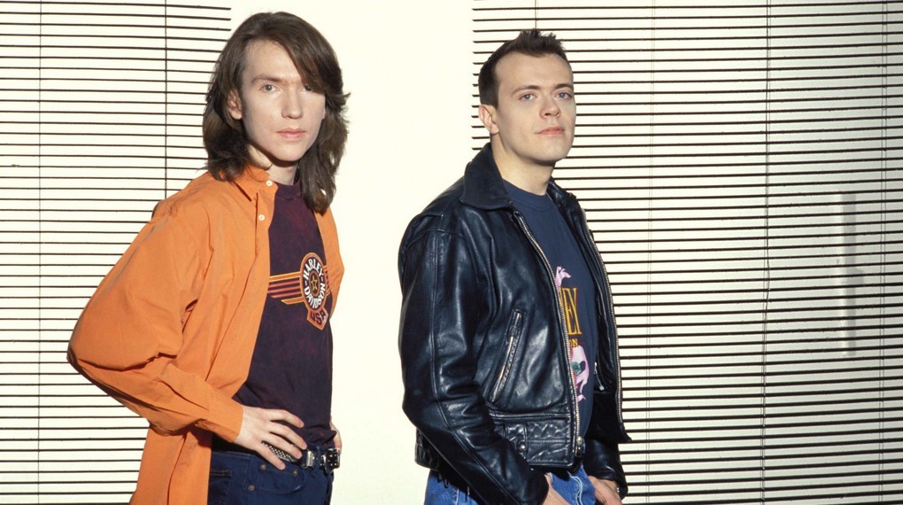 Gli anni, testo e significato della canzone, un inno dei giovani degli anni 90 dal sapore nostalgico
