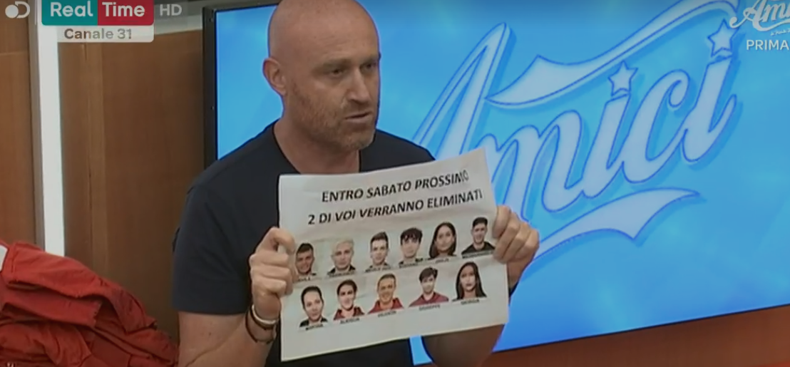 Amici 19, due studenti a rischio eliminazione. Martina si lamenta: “Non mi sento meno di nessuno di loro”