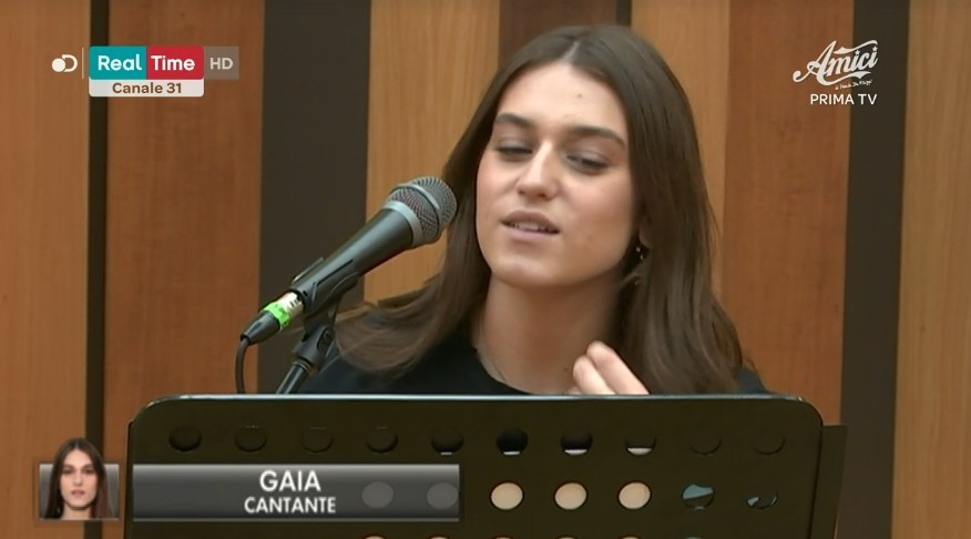 Amici 19, Gaia non riesce a cantare “Quando finisce un amore” per motivi personali: “Non ce la posso fare… Che odio!”