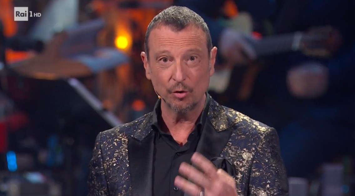 Sanremo Giovani 2019, Amadeus, di tutto e di più: entusiasmo, onnipresenza, ansia da prestazione…