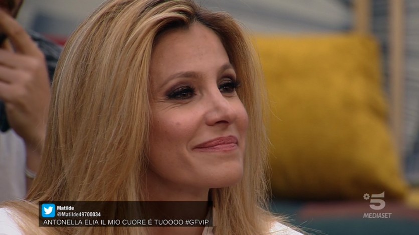 Grande Fratello Vip 2020, Adriana Volpe contro la Rai: “Quella clausola nei contratti in caso di gravidanza…”