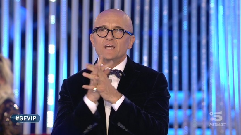GF Vip 4, in studio è tutto un “vorrei ma non riesco”… Il cast salva la prima puntata