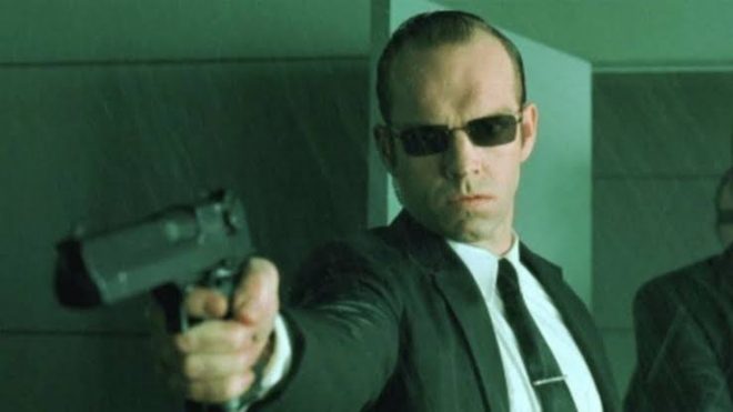 Matrix 4, Hugo Weaving NON tornerà nei panni dell’Agente Smith: “Ecco il motivo”