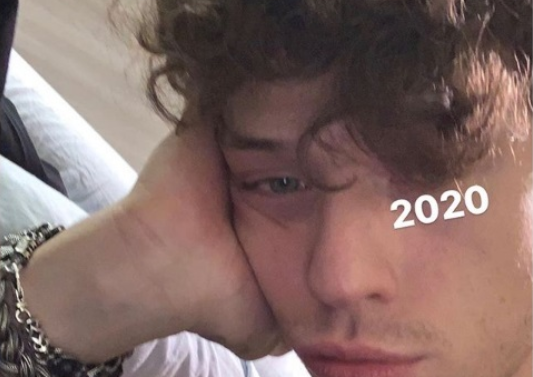 Irama sparisce da Instagram: “Andrò via da qui, non so per quanto”