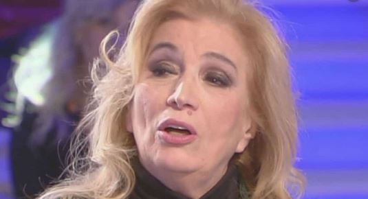 Iva Zanicchi compie 80 anni e rilascia il singolo “Sangue Nero” (scritto da Cristiano Malgioglio)