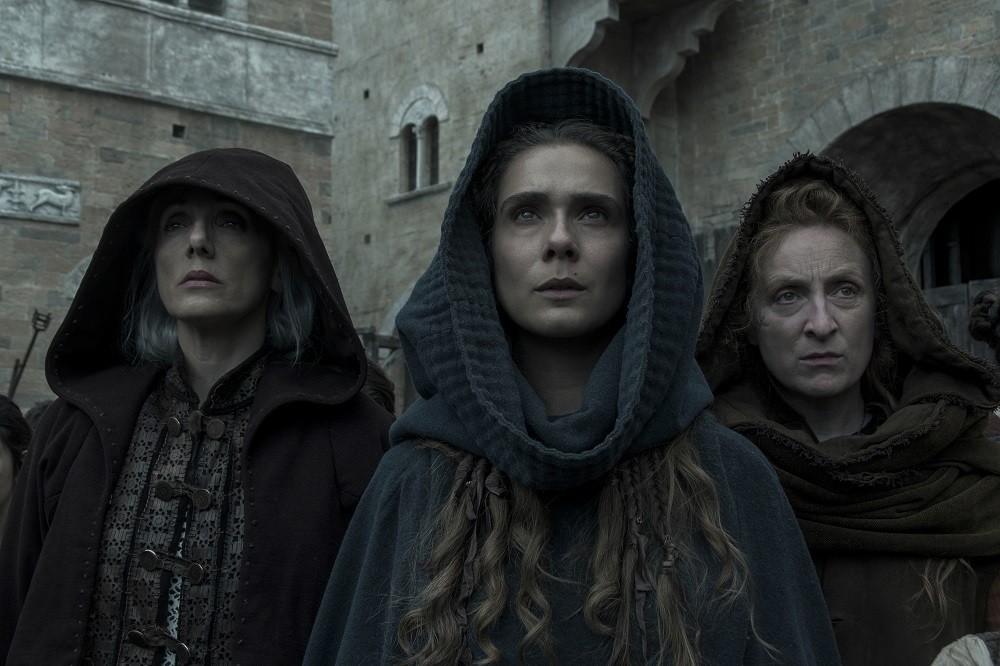 Luna Nera, la terza serie tv italiana di Netflix racchiude tanti elementi senza trovare una sua strada