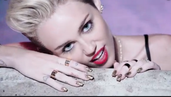 Miley Cyrus e l’accusa di plagio per “We Can’t Stop”: raggiunto accordo economico tra le due parti