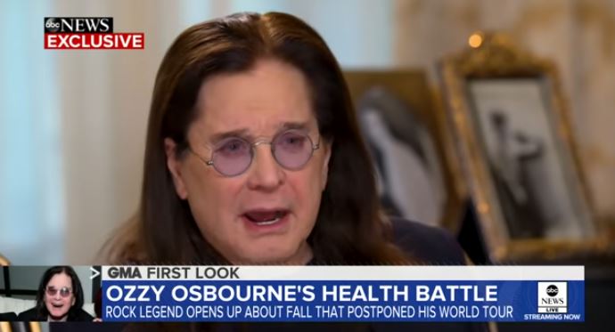 Ozzy Osbourne confessa di soffrire di Parkinson: “Non sono bravo con i segreti. Non posso più conviverci” (video)