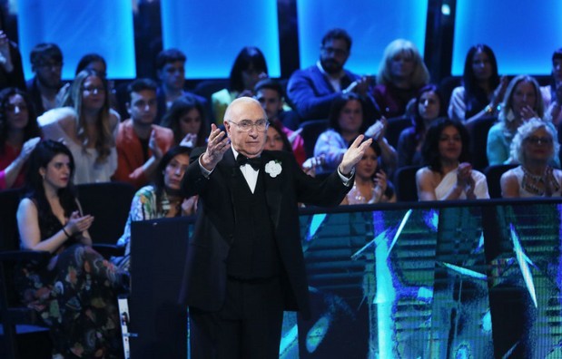Sanremo 2020, il Festival si aprirà con un galà al Casinò di Sanremo: passerella di vip in diretta tv con Pippo Baudo, Belen Rodriguez e Diletta Leotta