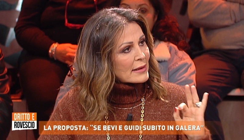 A Dritto e rovescio si parla di Gaia e Camilla. Daniela Santanchè se la prende col film Immaturi (Video)