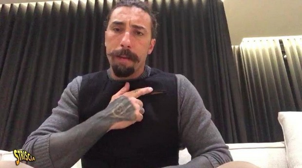 Striscia la Notizia, Vittorio Brumotti e la sua troupe aggrediti a Monza (Foto)