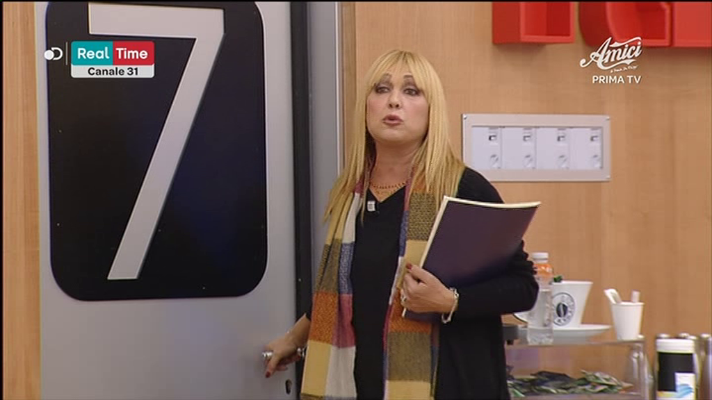 Amici 19, il provvedimento disciplinare di Alessandra Celentano contro due allievi dopo le parole di Valentin