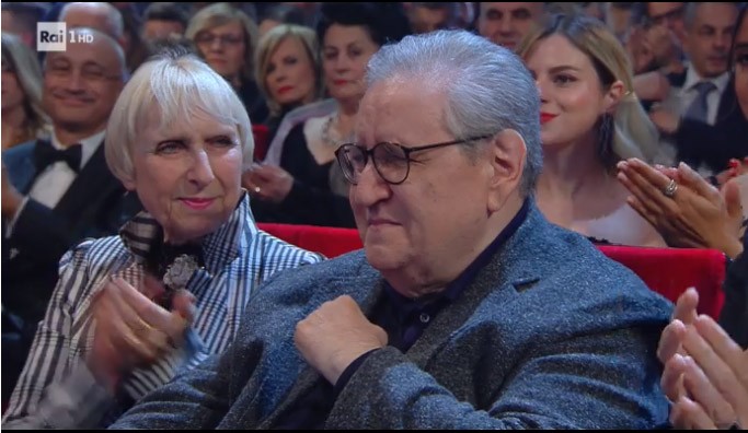 Sanremo ringrazia Vincenzo Mollica, l’omaggio dell’Ariston e della Sala Stampa (video)