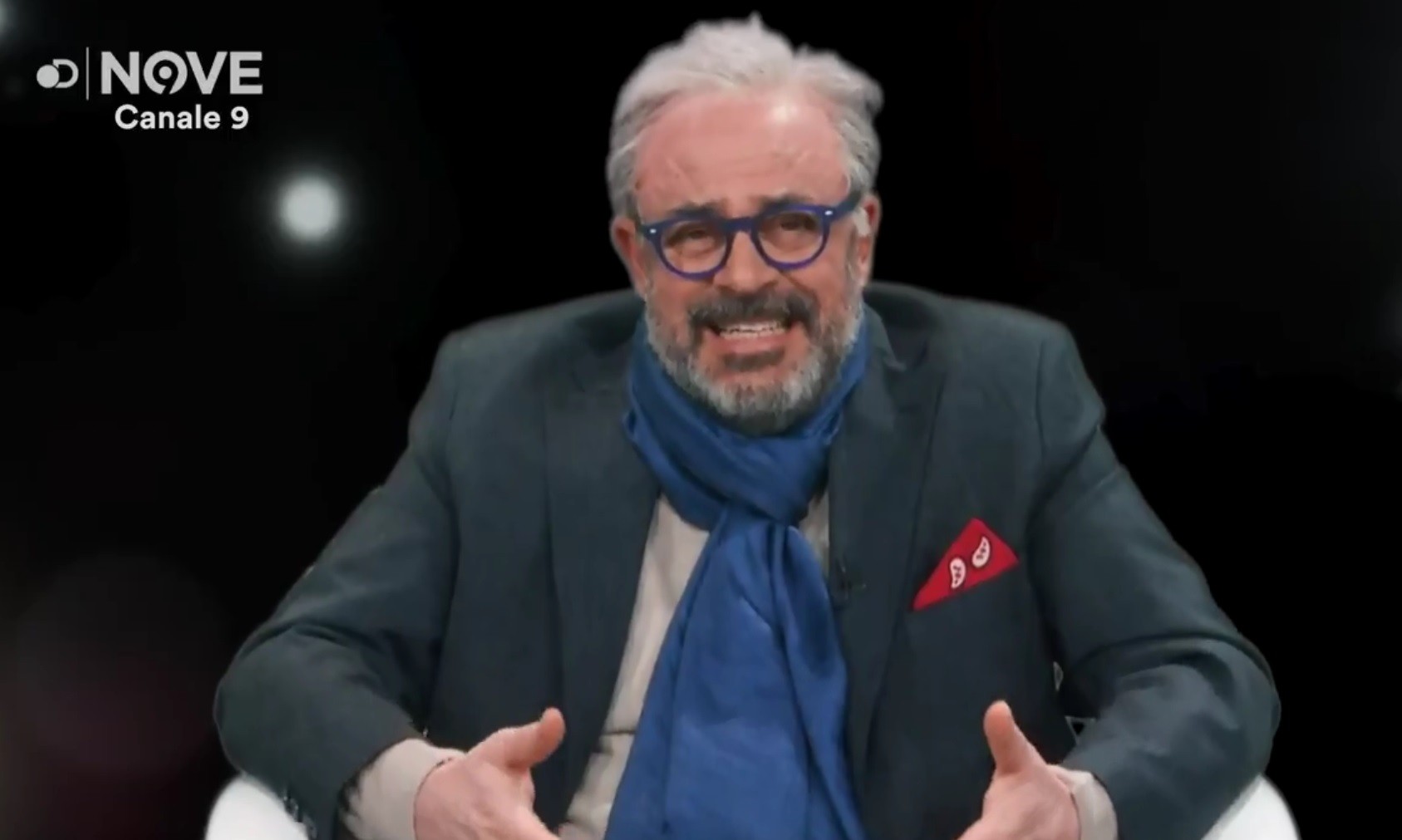 Toscani dopo Ferro, Crozza lancia gli instant sketch. Nei promo di Nove la satira in tempo reale