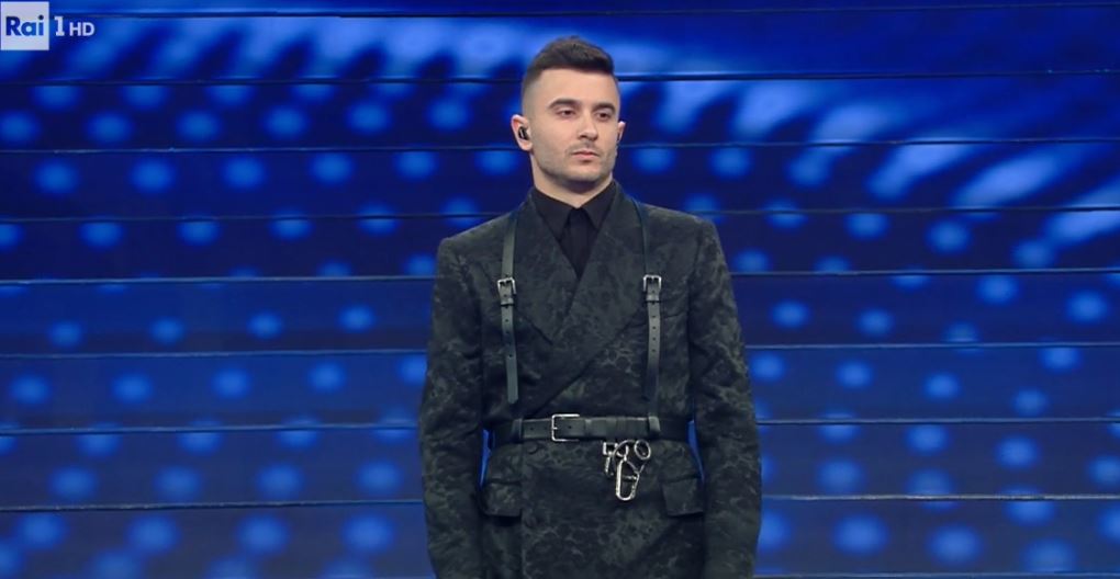 Junior Cally senza maschera a Sanremo 2020