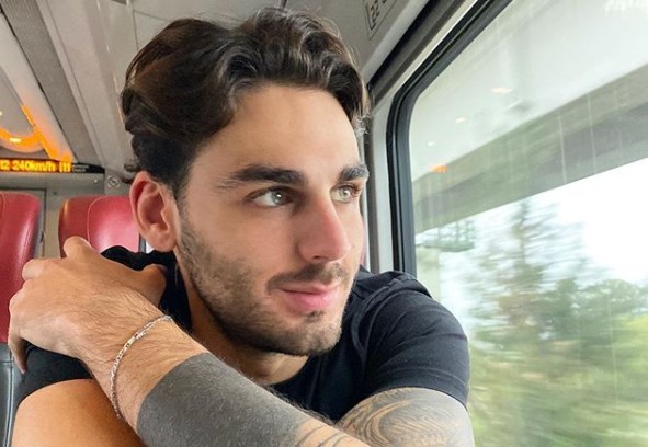 Sanremo 2020, Alberto Urso: Il sole ad est è la canzone in gara (testo e video)