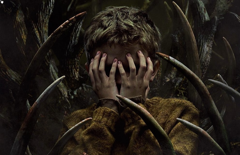 Antlers: nuovo trailer australiano del film horror prodotto da Guillermo del Toro