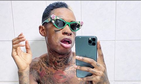 Bello Figo ospite a Live Non è la D’Urso: il rapper risponde alle ultime polemiche sul video girato all’Università