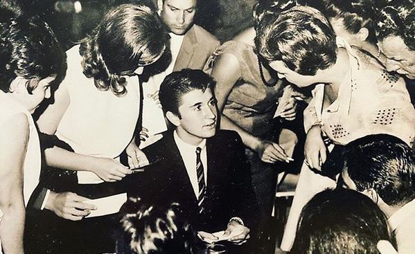 Bobby Solo oggi, ospite a Sanremo (6 febbraio 2020): la prima partecipazione nel 1964