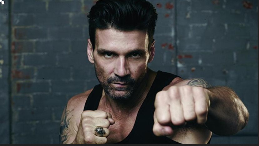 Boss Level: prime immagini dell’action fantascientifico con Frank Grillo e Mel Gibson
