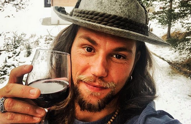 Sanremo 2020, Enrico Nigiotti: Baciami adesso è la canzone in gara (testo e audio)