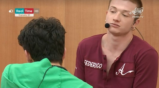 Amici 19, Federico deluso per non aver ottenuto la maglia verde: “Me la stanno facendo sudare…”