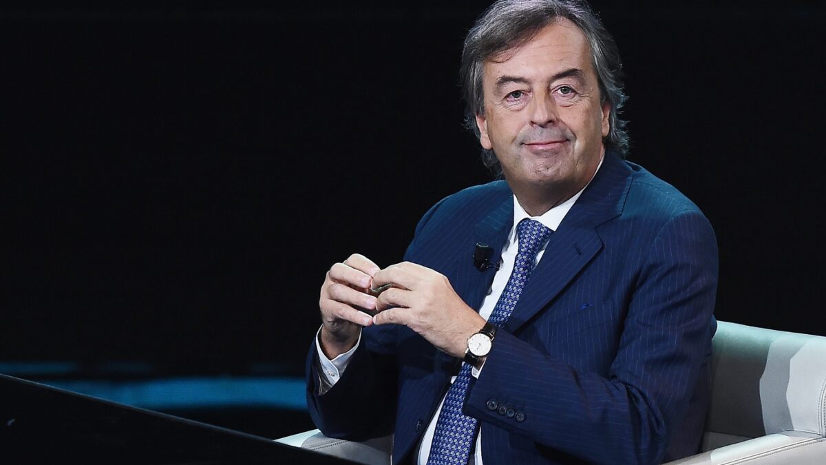 Lockdown, Burioni: “Ho una sola domanda: cosa state aspettando?”